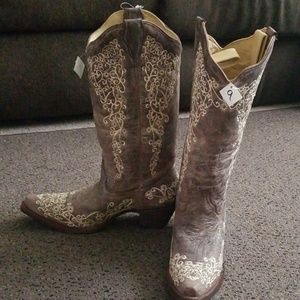 Corral boots
